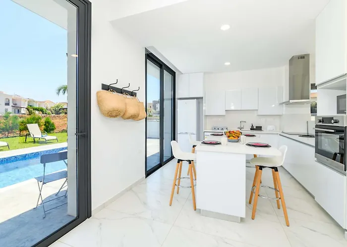 Vila By The - White Coral