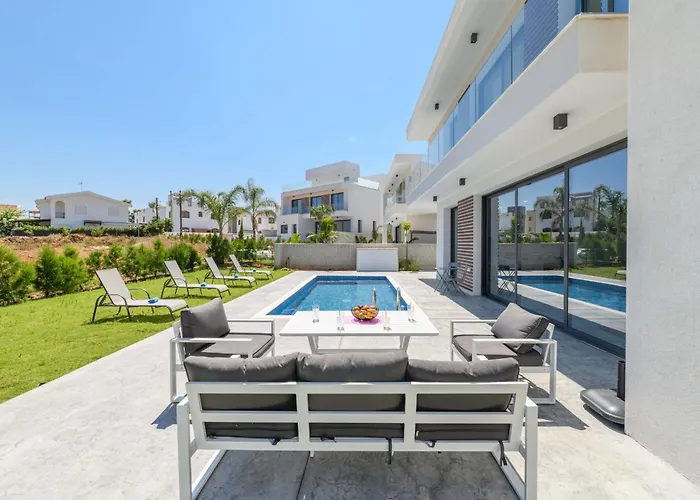 Vila By The - White Coral