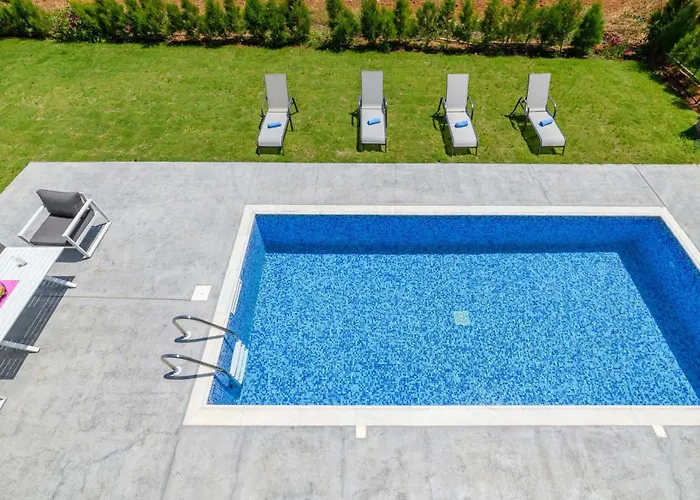 Vila By The - White Coral