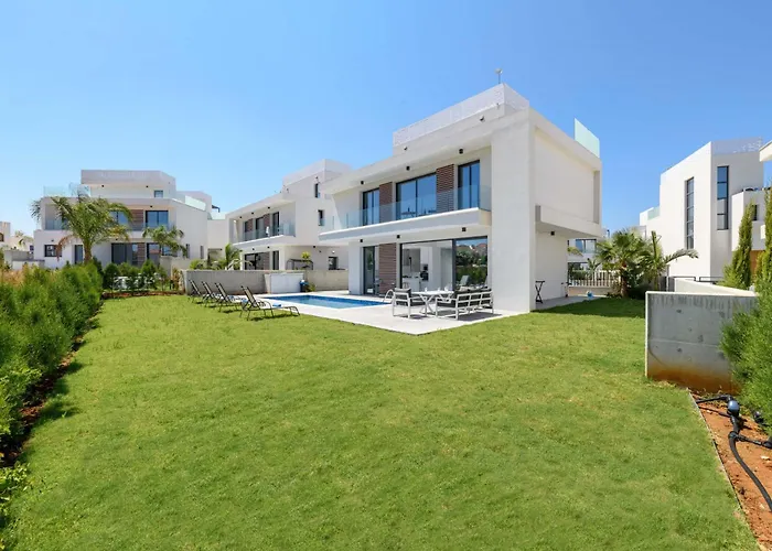 By The - White Coral Vila *