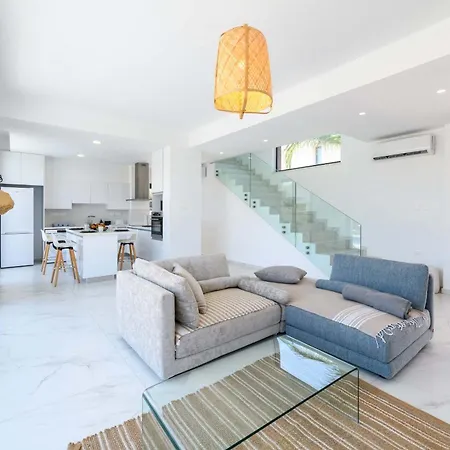 By The - White Coral Villa *