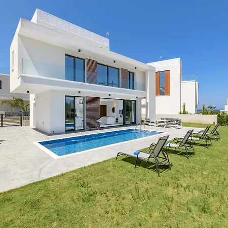 Villa By The - White Coral *