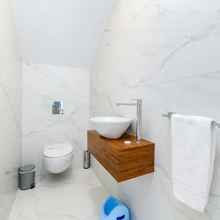 By The - White Coral * بروتاراس