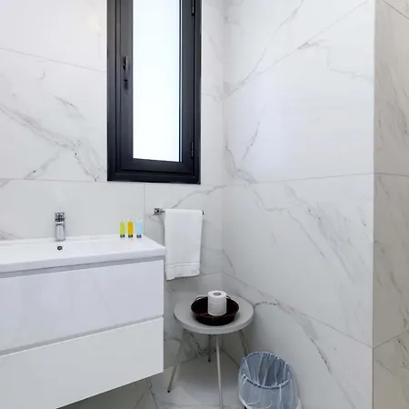 By The - White Coral فيلة بروتاراس