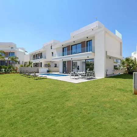 By The - White Coral Villa *